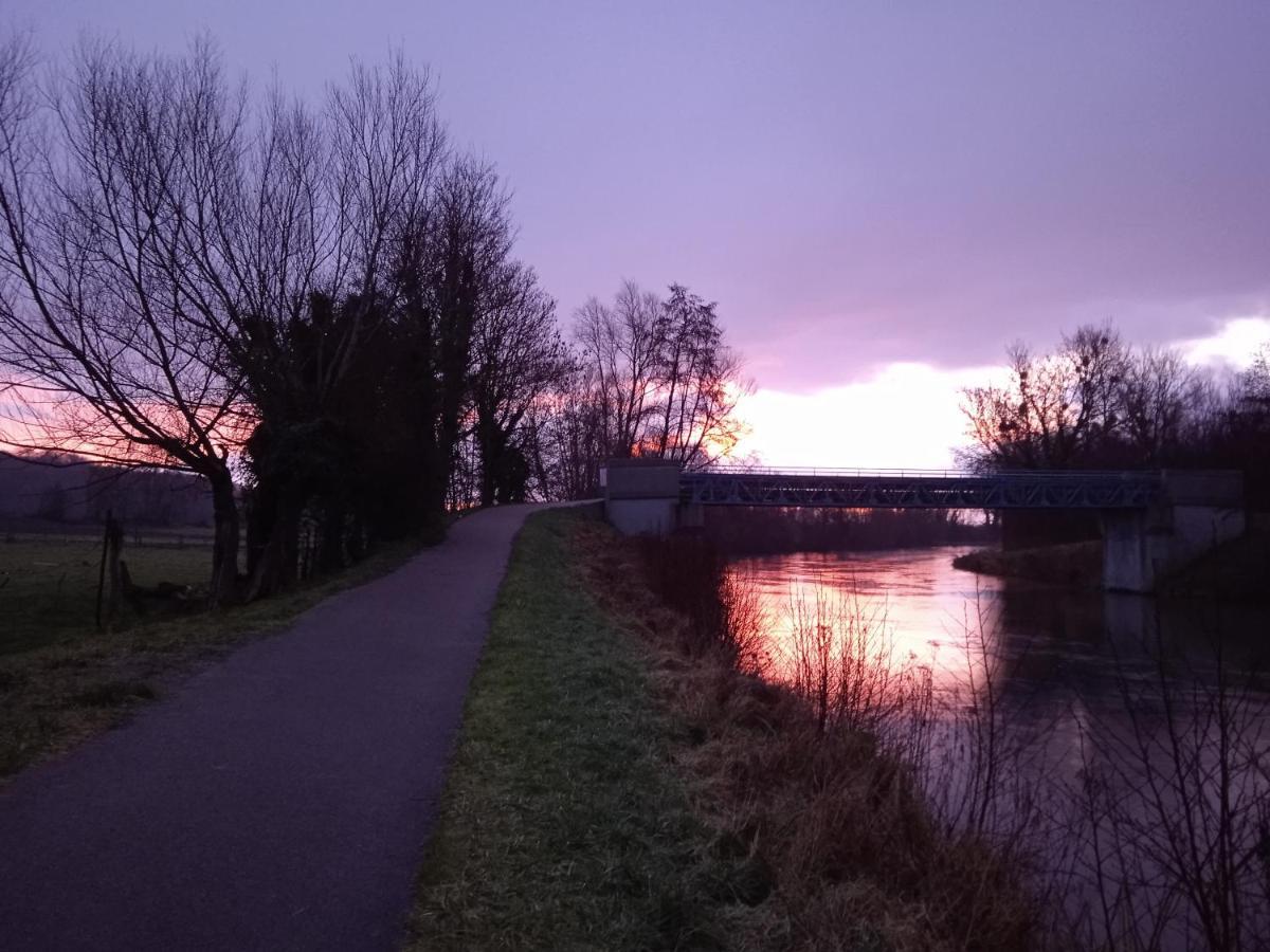 Aux 10 Ponts - Gite Aux Abords Du Fleuve La Somme - La Mer A 30 Min - La Nuit Pour 6 Voyageurs 외부 사진
