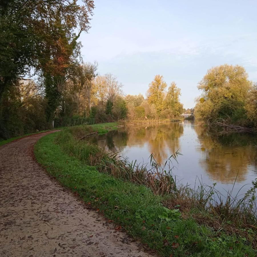 Aux 10 Ponts - Gite Aux Abords Du Fleuve La Somme - La Mer A 30 Min - La Nuit Pour 6 Voyageurs 외부 사진