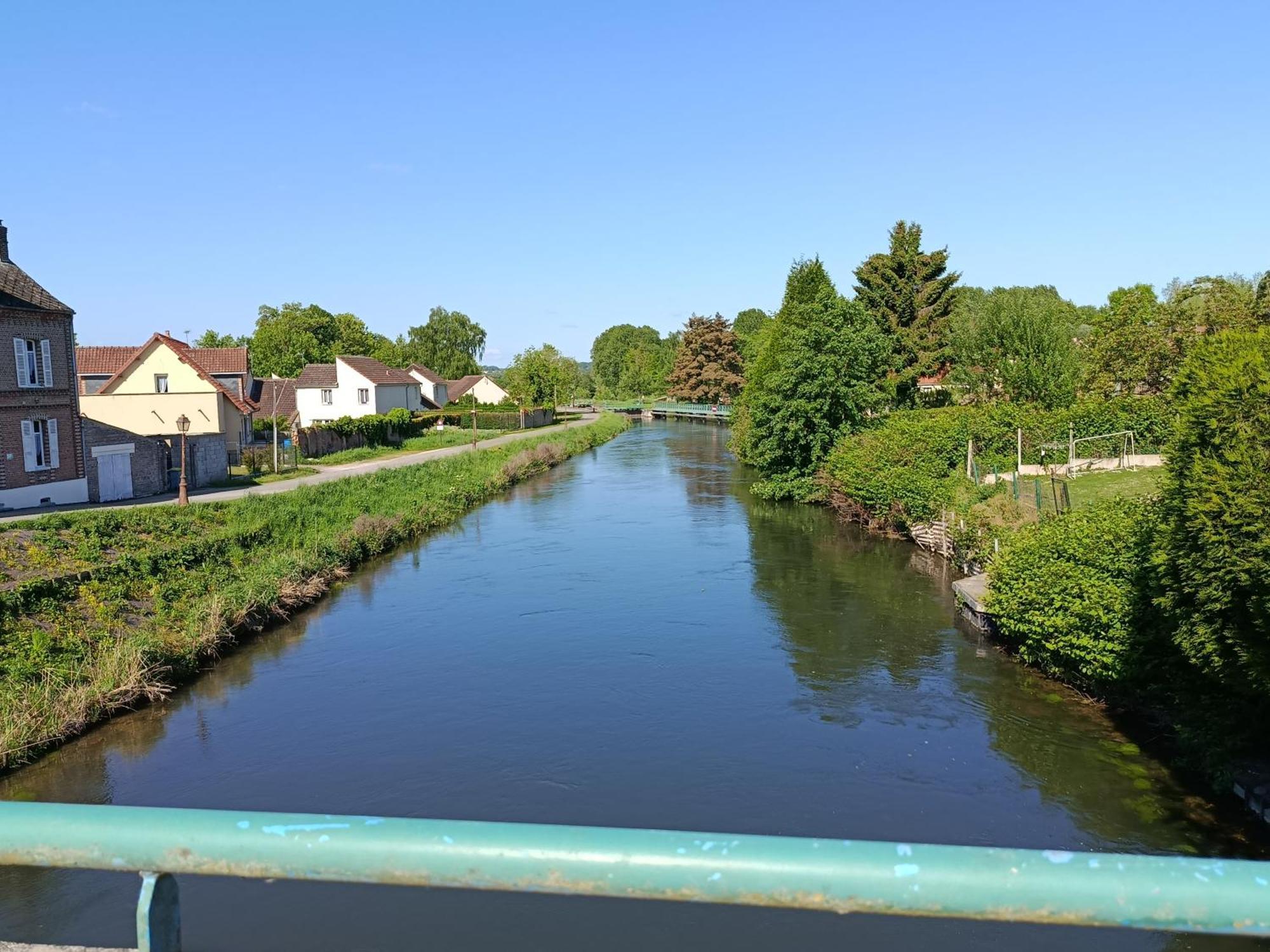 Aux 10 Ponts - Gite Aux Abords Du Fleuve La Somme - La Mer A 30 Min - La Nuit Pour 6 Voyageurs 외부 사진